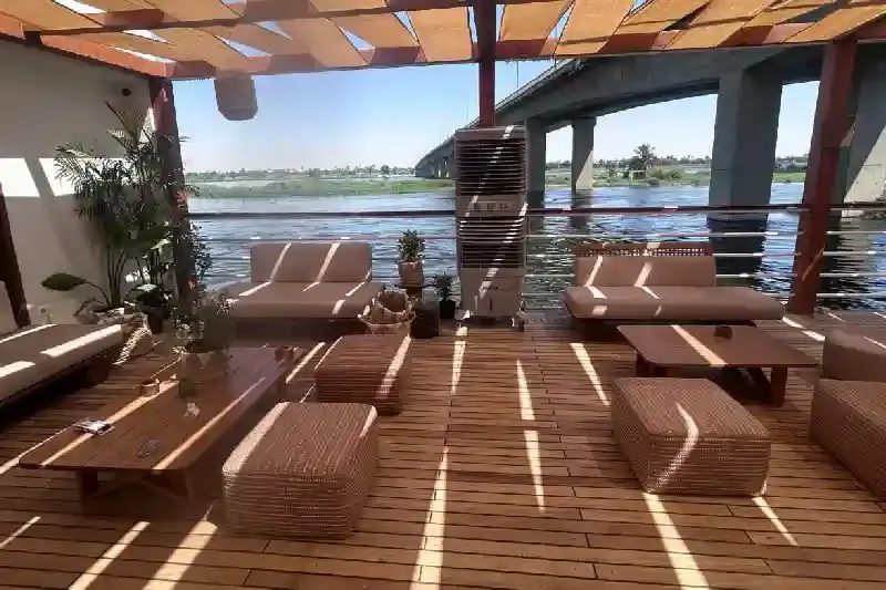 Sundeck della Crociera in Dahabeya sul Nilo di Lusso: Per Ba Merkaba